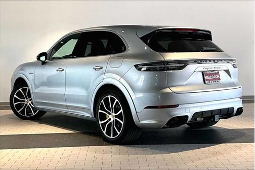 2022 Porsche Cayenne E-Hybrid S