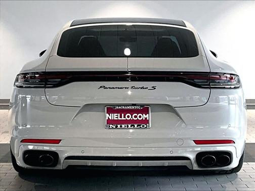 2022 Porsche Panamera Turbo S