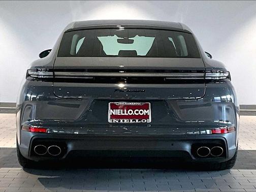 2026 Porsche Panamera RWD