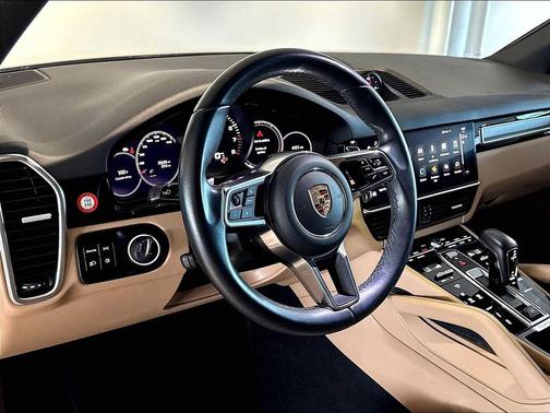 White 2023 Porsche Cayenne Cayenne