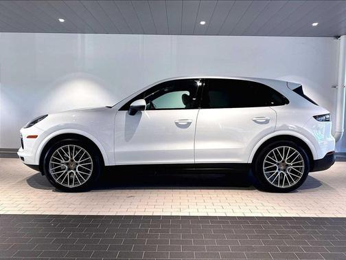 White 2023 Porsche Cayenne Cayenne
