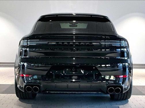 2025 Porsche Cayenne GTS