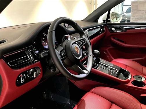 2026 Porsche Macan T