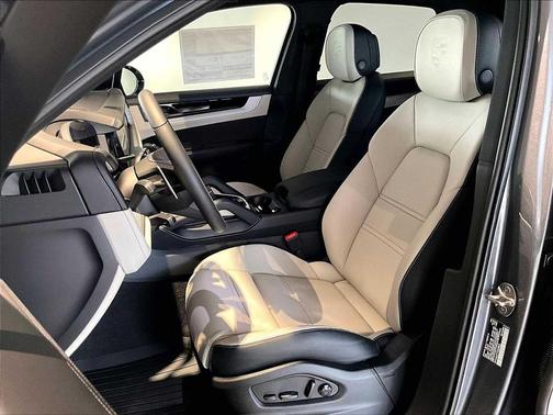 VANADIUM 2026 Porsche Cayenne Cayenne