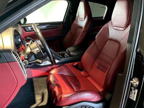2022 Porsche Cayenne Turbo