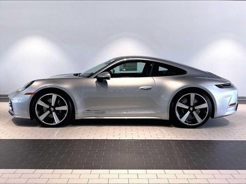 GT SILVER 2026 Porsche 911 Carrera
