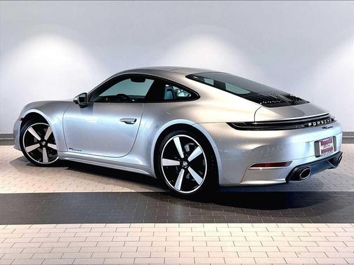 GT SILVER 2026 Porsche 911 Carrera