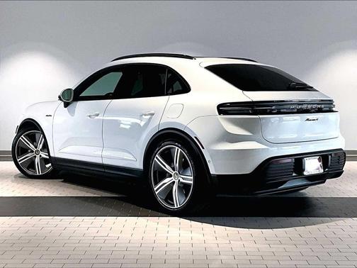 2025 Porsche Macan 4