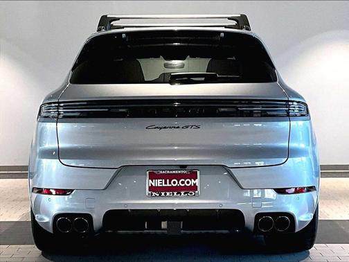 2025 Porsche Cayenne GTS