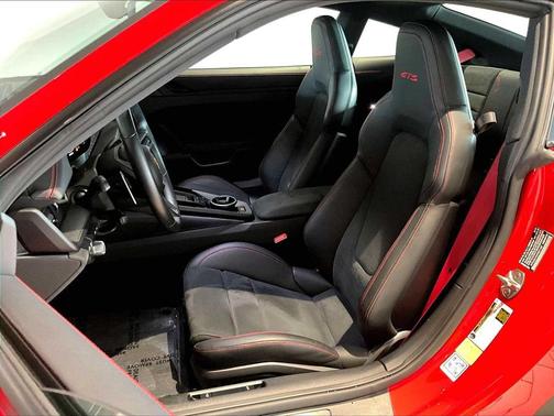 2023 Porsche 911 Carrera 4 GTS