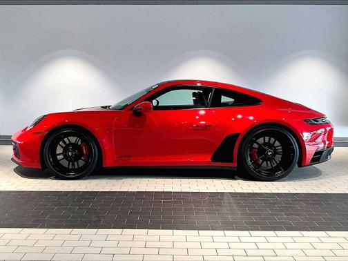 2023 Porsche 911 Carrera 4 GTS