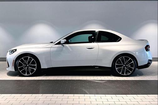 2023 BMW 230 i