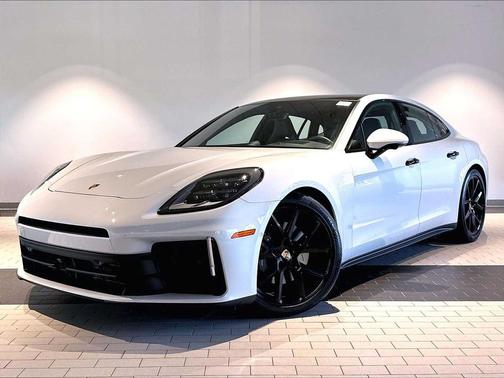 Ice Grey Metallic 2024 Porsche Panamera 4