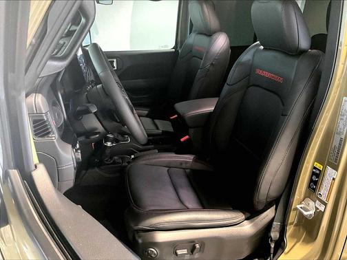 41 2025 Jeep Wrangler Rubicon