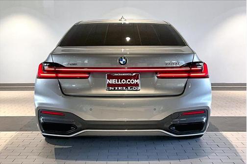 2021 BMW 750 i xDrive