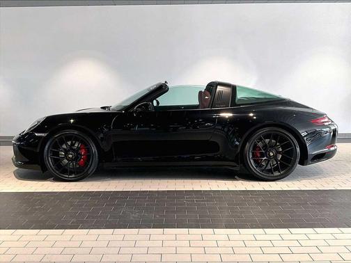 2018 Porsche 911 Targa 4 GTS