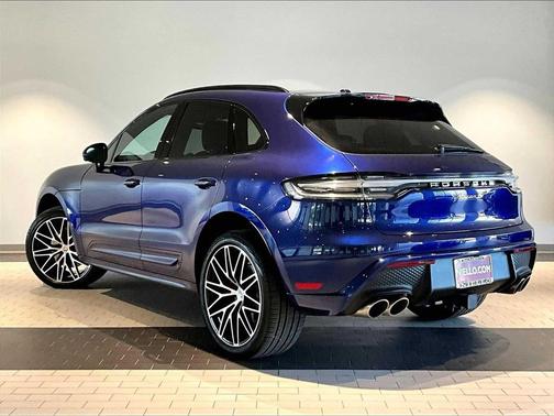 Gentian Blue Metallic 2025 Porsche Macan Macan
