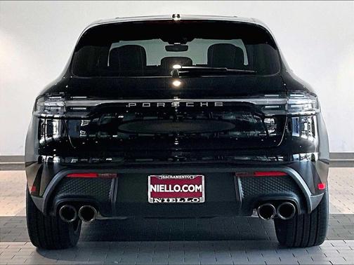 2026 Porsche Macan AWD