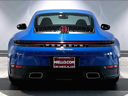 2025 Porsche 911 Carrera