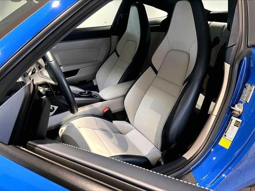 2025 Porsche 911 Carrera