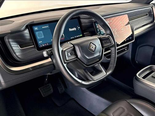 LA Silver 2025 Rivian R1S Adventure