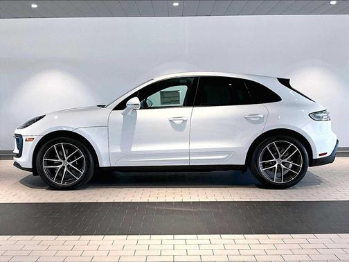 2026 Porsche Macan AWD
