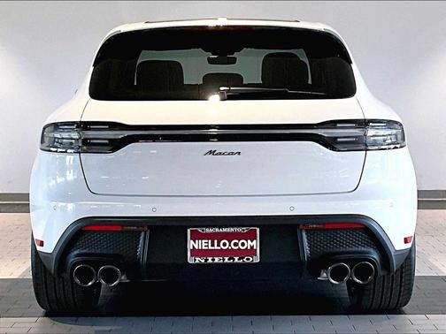 2026 Porsche Macan AWD