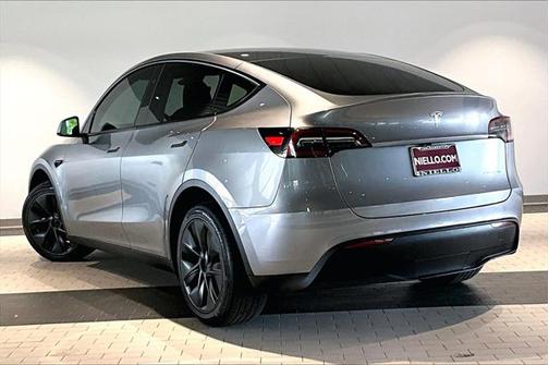 2024 Tesla Model Y Long Range Dual Motor All-Wheel Drive