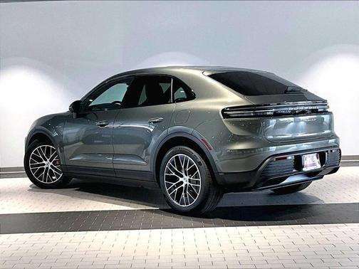 2025 Porsche Macan 4S