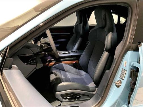 2020 Porsche Taycan Turbo