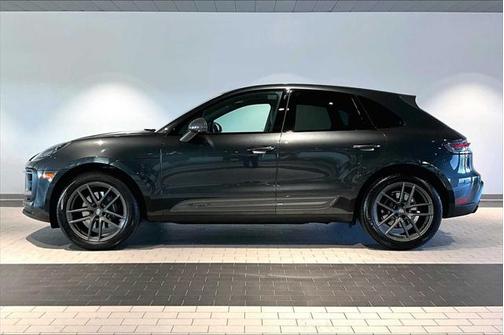 2024 Porsche Macan Base