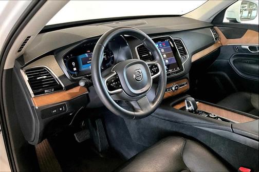 2023 Volvo XC90 Recharge Plug-In Hybrid T8 Plus Bright Theme 7-Seater