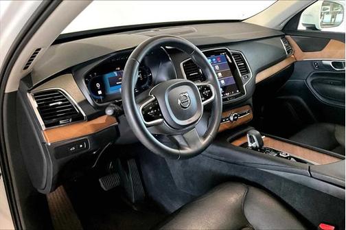 2023 Volvo XC90 Recharge Plug-In Hybrid T8 Plus Bright Theme 7-Seater