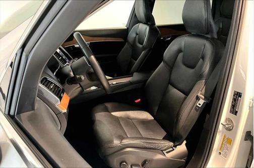 2023 Volvo XC90 Recharge Plug-In Hybrid T8 Plus Bright Theme 7-Seater