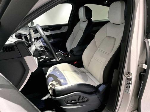 2025 Porsche Cayenne Cayenne