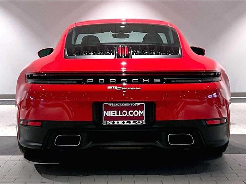 2025 Porsche 911 Carrera