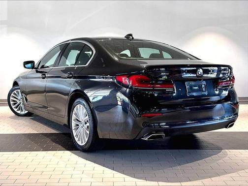 Black Sapphire Metallic 2021 BMW 540 xDrive