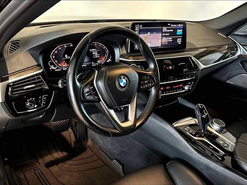 Black Sapphire Metallic 2021 BMW 540 xDrive