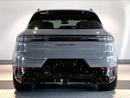 2025 Porsche Cayenne GTS