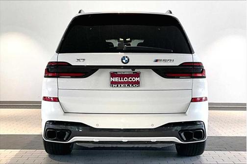 2024 BMW X7 M60i