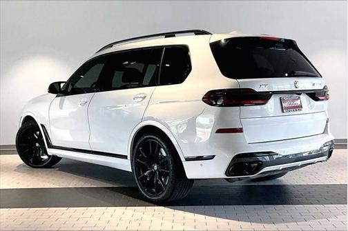 2024 BMW X7 M60i