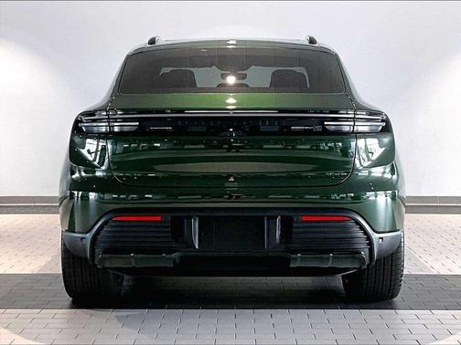 2025 Porsche Macan 4S