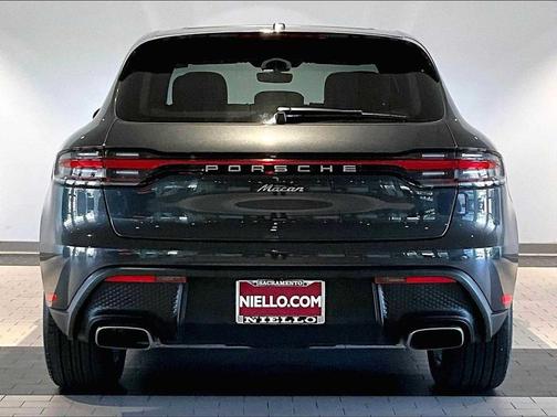 2025 Porsche Macan AWD