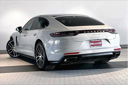 2022 Porsche Panamera Base