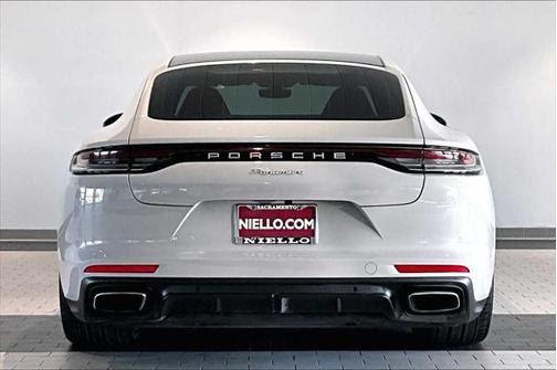2022 Porsche Panamera Base