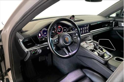 2022 Porsche Panamera Base