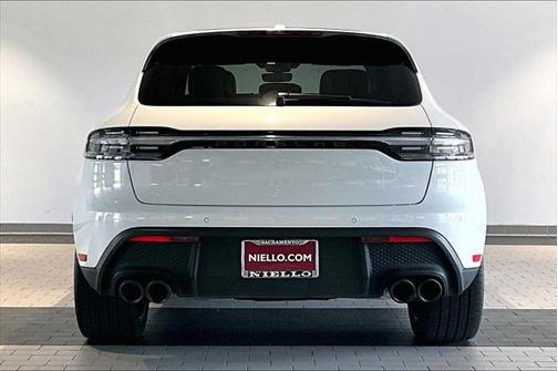 2024 Porsche Macan Base