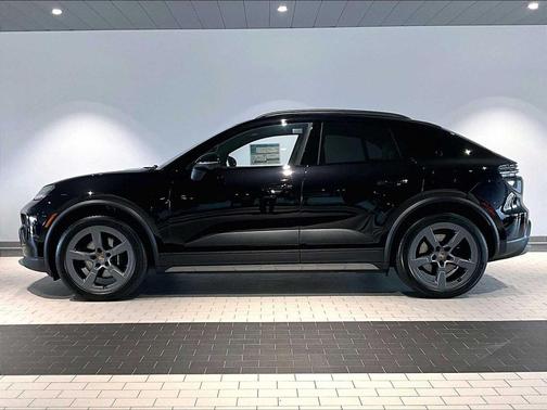 2026 Porsche Macan 4