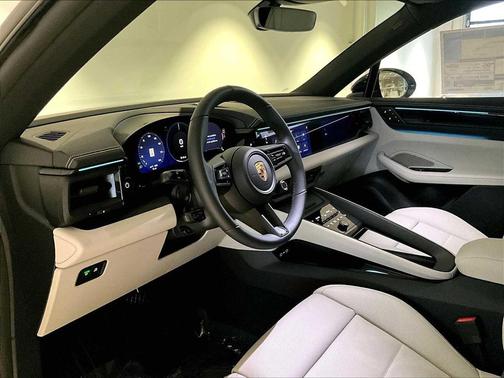 2026 Porsche Macan 4