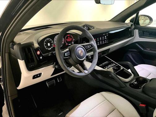 2025 Porsche Cayenne GTS